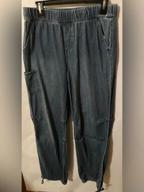Sincerly Jules Women’s slight barrel leg denim cargo Jeans size small